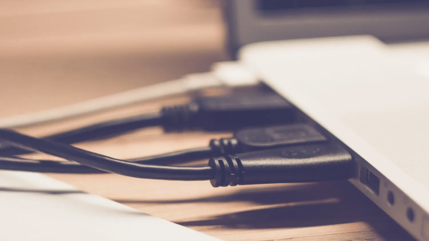 como conectar notebook na tv com cabo vga hdmi displayport 5af8988b