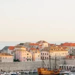 Como funcionam as taxas de serviço do Airbnb?