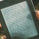O que é e como funciona a tela e-ink?