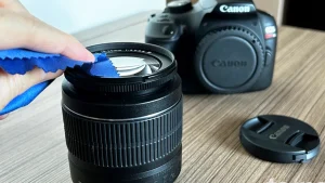 como limpar a lente de uma c mera ou celular corretamente 5ebe7c45