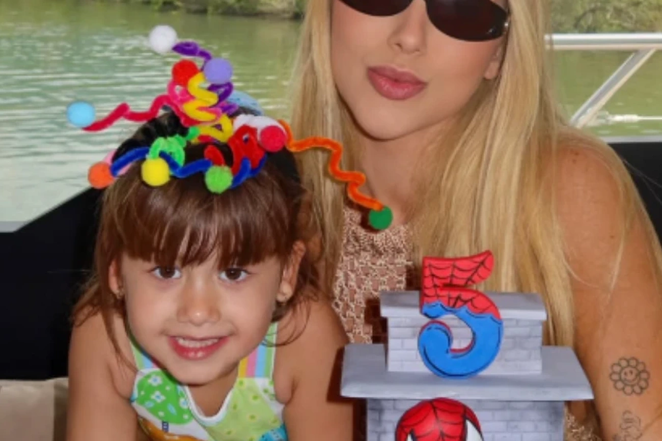 Make a Jaw-Dropping Spider-Man Cake in 60 Minutes Today