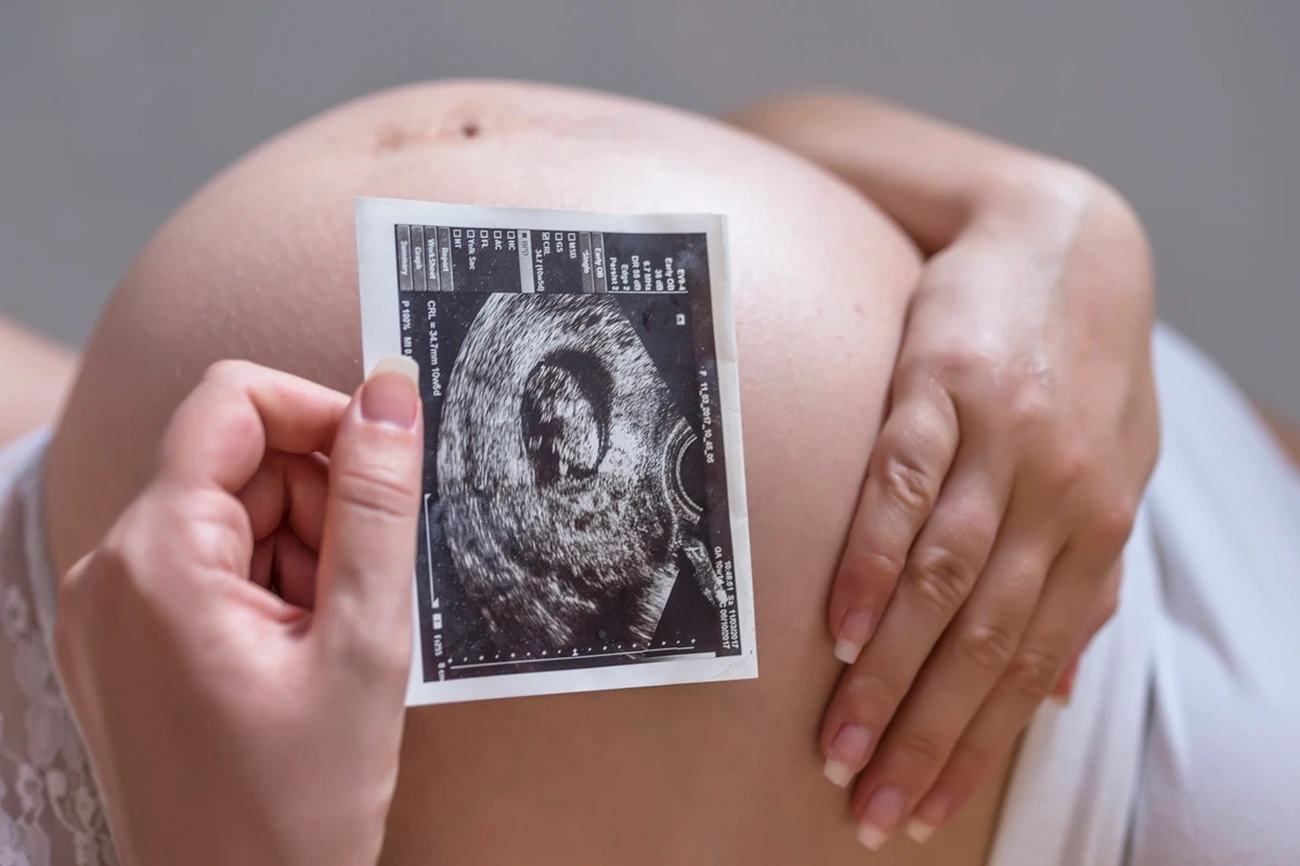 Breakthrough Adhesive Monitors Baby in Womb in Real-Time Now