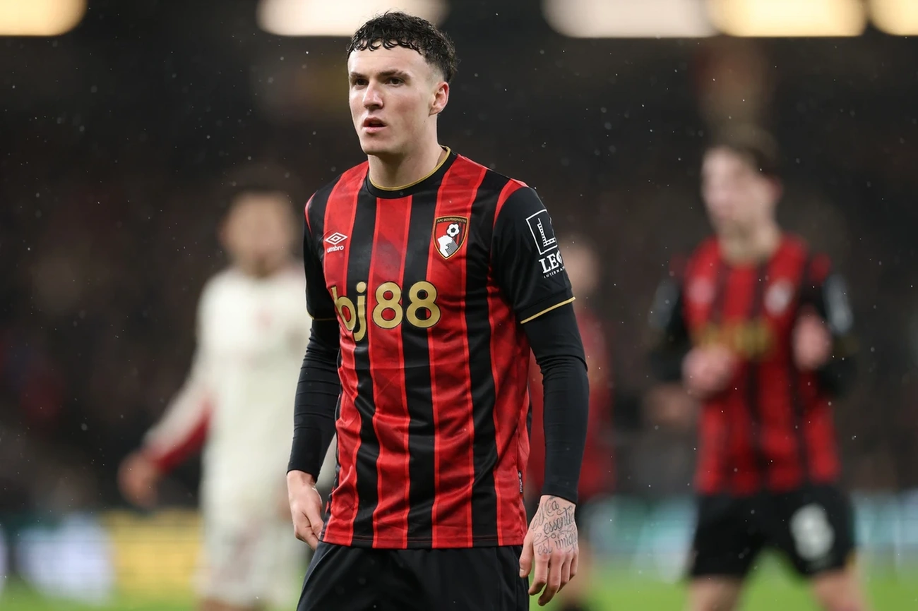 Bournemouth afasta jogador Álex Jiménez após supostas mensagens a adolescente de 15 anos hoje