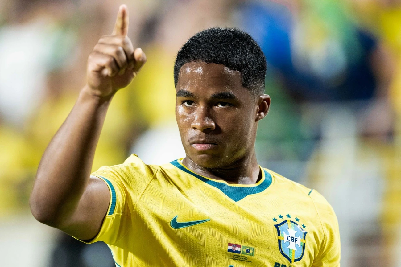 Brazils World Cup Squad Unites Now Endrick Joins 10 Players at Granja Comary