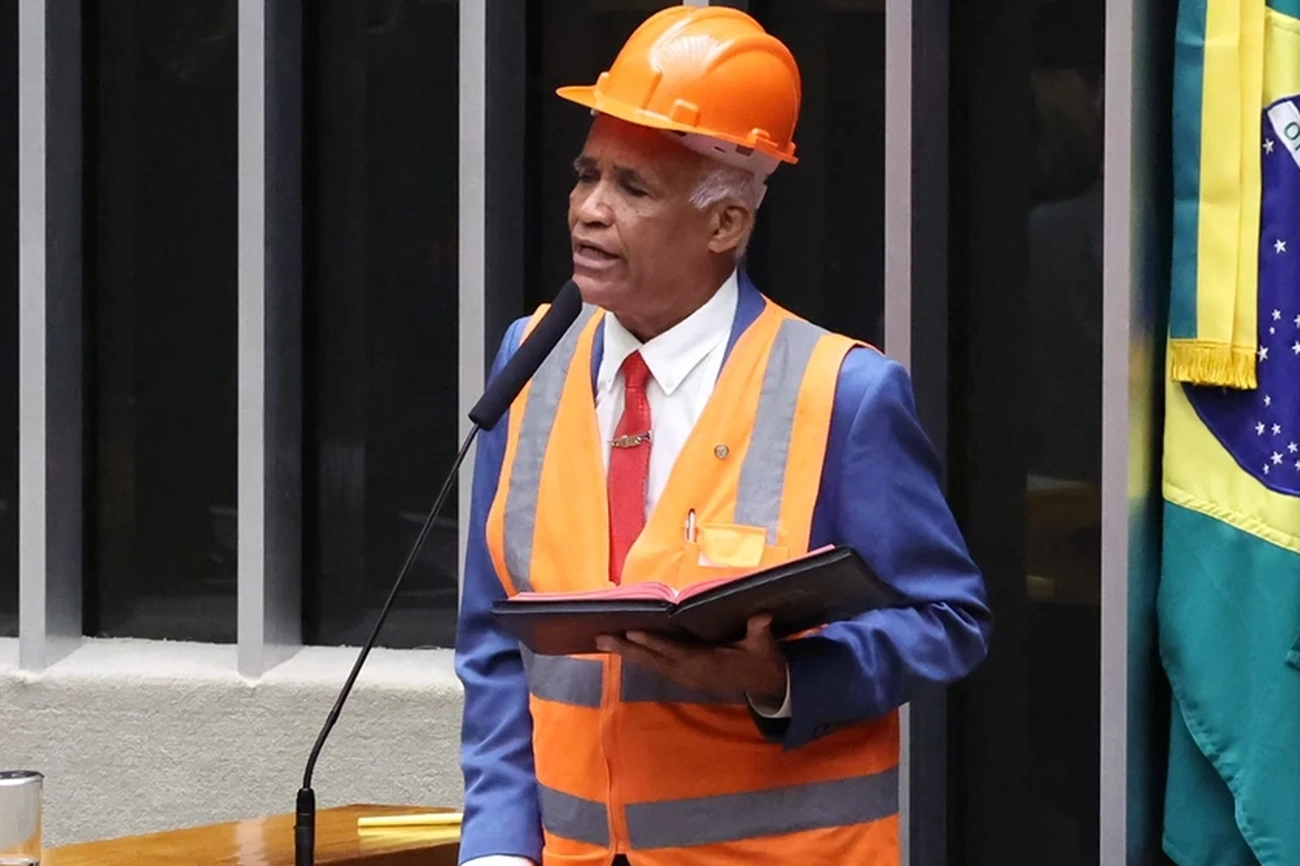 Brazilian Deputy Unveils Shocking Reason to End 6×1 Work Scale Now