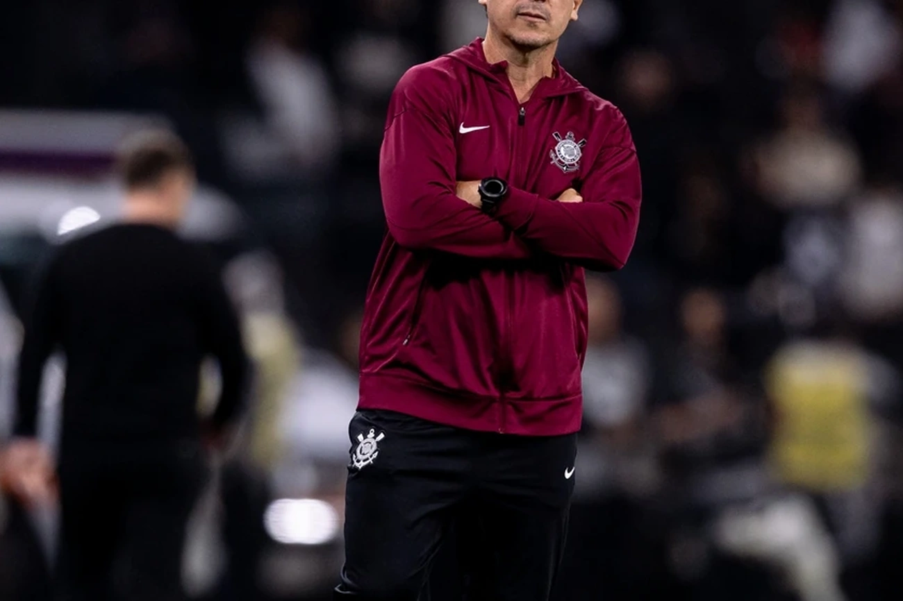 Felipe Diniz breaks down Corinthians defeat, Memphis Depay minutes and Yuri Alberto boos now
