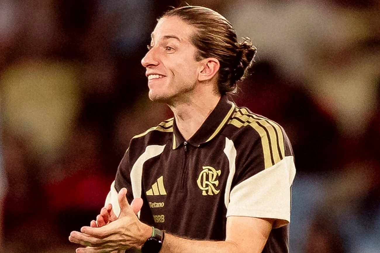 Filipe Luís Targeted by Bayer Leverkusen as German Giants Seek Midseason Boost