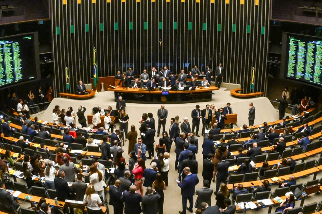 Brazils Federal Congress Ditches 6x1 Schedule with Overwhelming Support