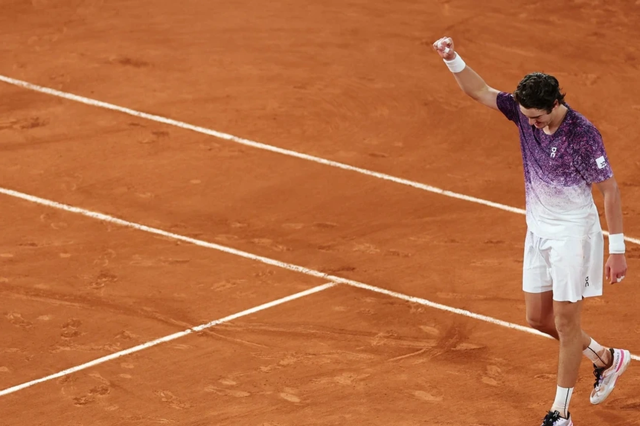 Brazilian Tennis Prodigy Shatters 22-Year Silence at Roland Garros