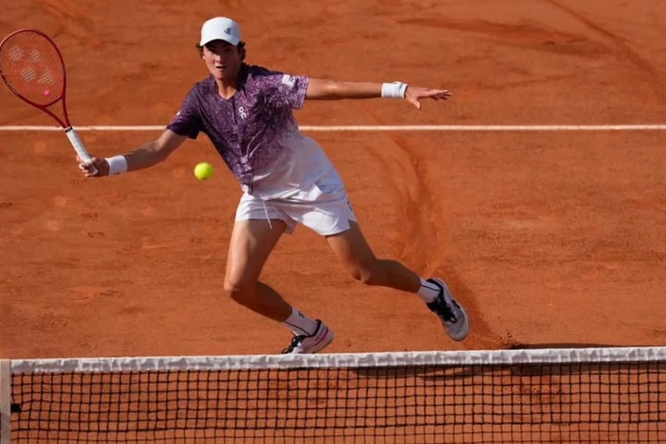 Joao Fonseca beats Djokovic now
