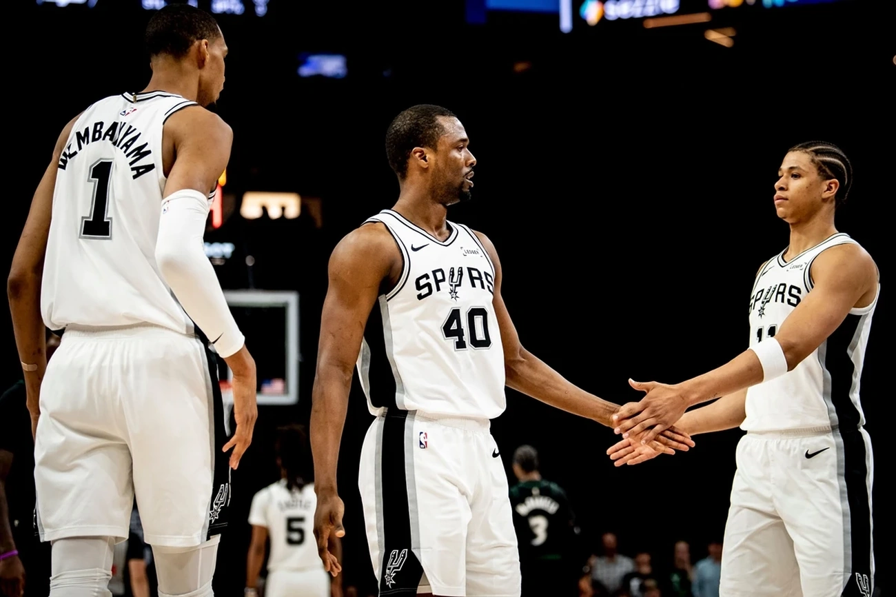 Knicks a uma vitória da final, Spurs lideram série com atuação de Wembanyama hoje na NBA
