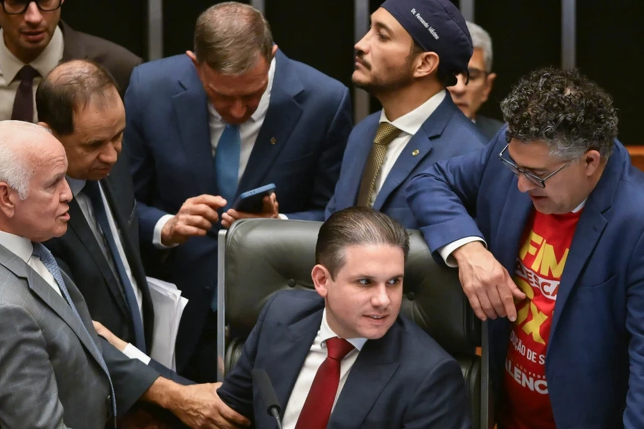 Brazils PEC 308: Landmark Vote to End 6×1 Work Scale